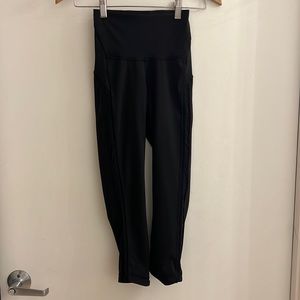 Lululemon Mesh Side Panel Black High Rise Crop Legging Size 2